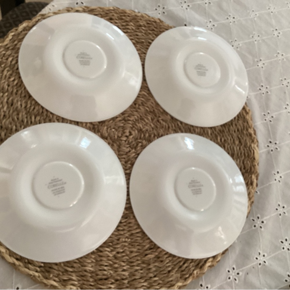 White Stoneware Saucer Set. - Picture 4 of 4